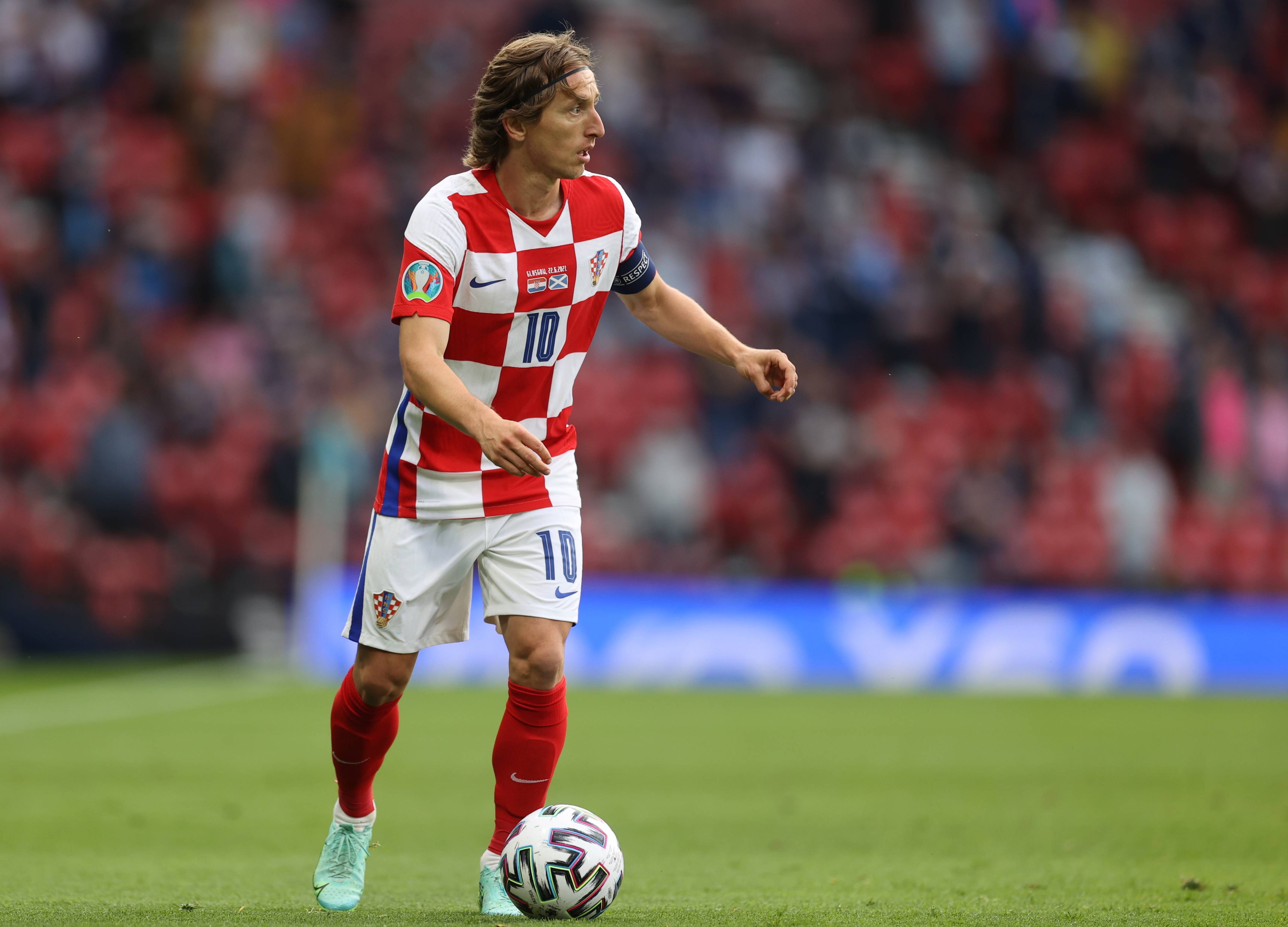 官方：皇马女足20岁前锋卡拉-卡马乔加盟布莱顿女足