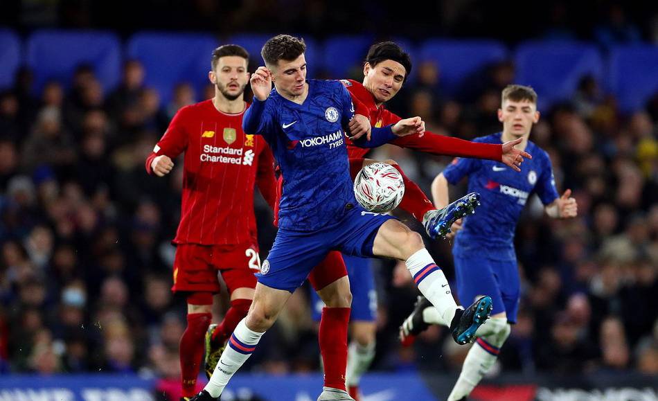 孙铭徽发动快速反击 塔克顺下飞身上篮