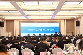 博弈论是所有经济行为的底层操作系统。（博弈论是所有经济活动的底层逻辑引擎）